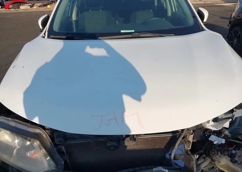 2015 Nissan Rogue S z USA, uszkodzony, nr VIN 5N1AT2MT0FC863346